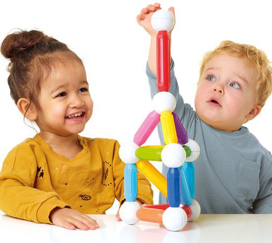 Kindjes spelen met SmartMax