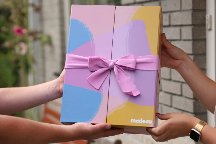 Madeau box met 7 cadeautjes voor mama tijdens kraamweek