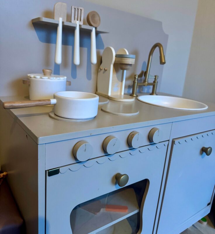 Speelkeukentje petit Amelie met pannen met koffiezetapparaat